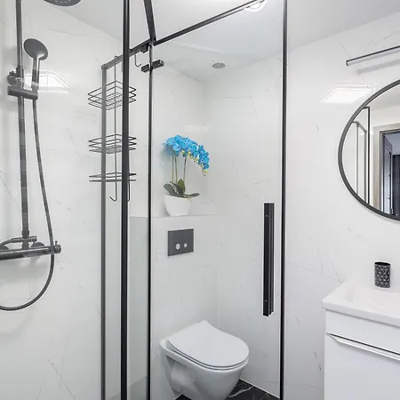 Jasne I Stylowe Z Balkonem W Kolobrzegu Blisko Plazy By Renters Apartment
