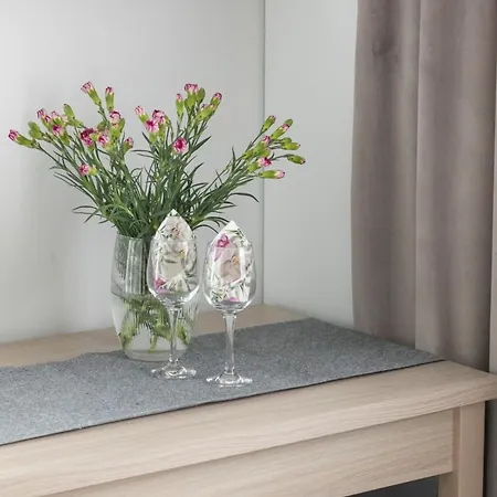 Jasne I Stylowe Z Balkonem W Kolobrzegu Blisko Plazy By Renters Kołobrzeg