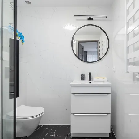 Jasne I Stylowe Z Balkonem W Kolobrzegu Blisko Plazy By Renters *