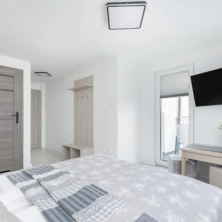 Jasne I Stylowe Z Balkonem W Kolobrzegu Blisko Plazy By Renters Kolobrzeg