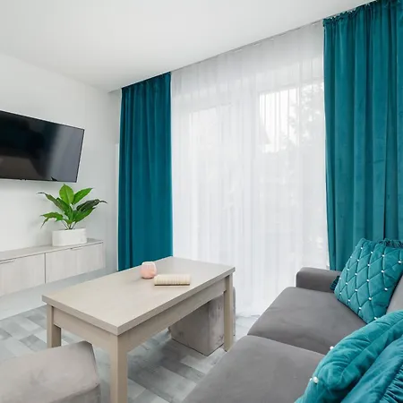 Jasne I Stylowe Z Balkonem W Kolobrzegu Blisko Plazy By Renters Kołobrzeg