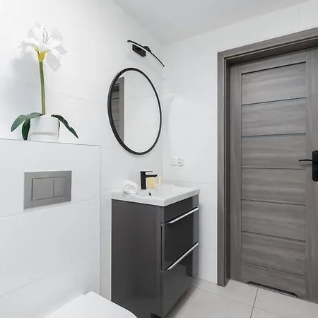 Jasne I Stylowe Z Balkonem W Kolobrzegu Blisko Plazy By Renters Apartment *