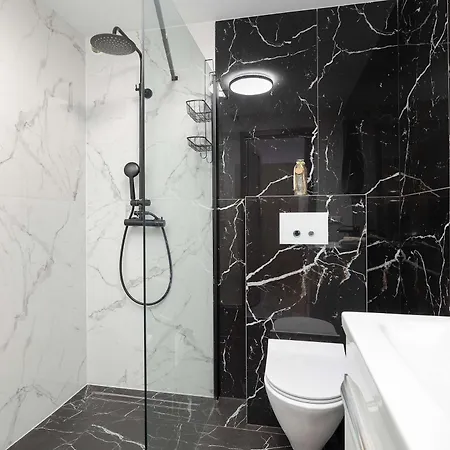 Jasne I Stylowe Z Balkonem W Kolobrzegu Blisko Plazy By Renters Lejlighed