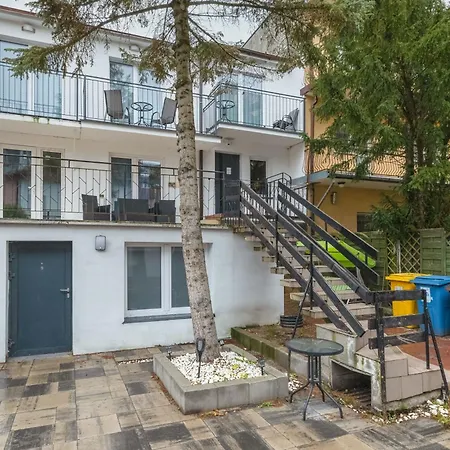 Jasne I Stylowe Z Balkonem W Kolobrzegu Blisko Plazy By Renters Apartment Kolobrzeg